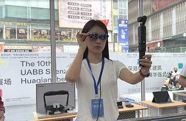 The "first milk tea of ​​autumn" sold out quickly, and the "first AI hardware of autumn" became a hot seller in Shenzhen's Huaqiangbei district.
