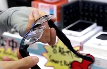 AI Products Account for 61% of Offerings in Huaqiangbei: How Does the "One-Kilometer Ecosystem" Create Viral Hits?